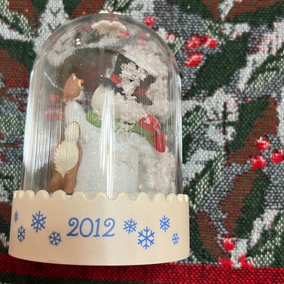 Hallmark Who-o-o Doesn’t Love Snow KOC 2012 - Picture 8 of 12